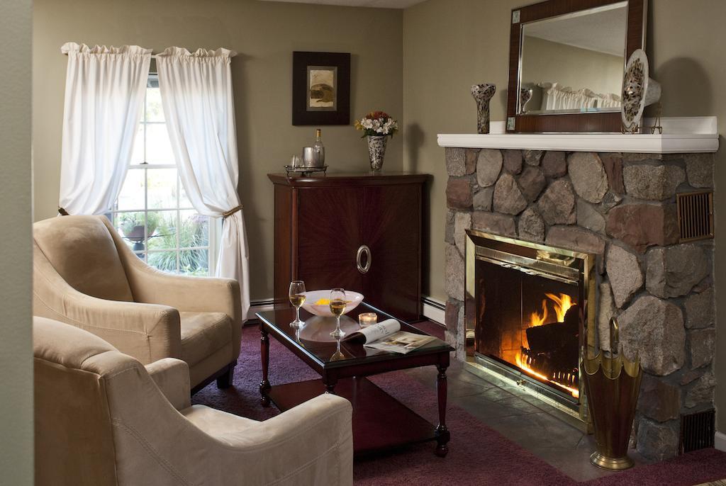 Bed and Breakfast Huron House Oscoda Экстерьер фото