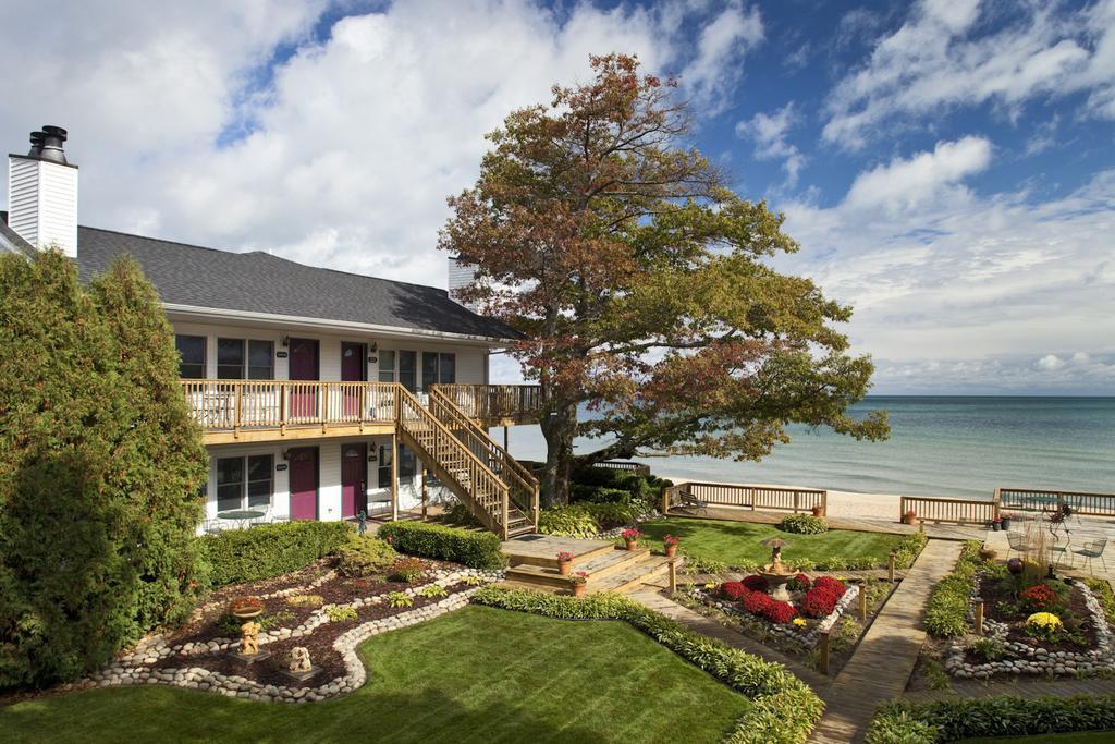 Bed and Breakfast Huron House Oscoda Экстерьер фото