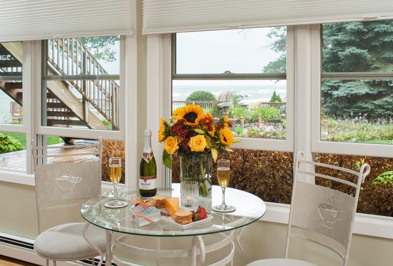 Bed and Breakfast Huron House Oscoda Экстерьер фото